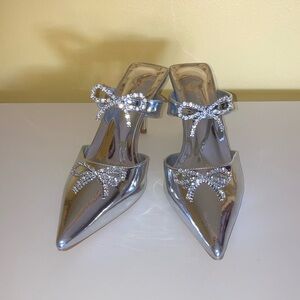 NEW silver shoes s.11